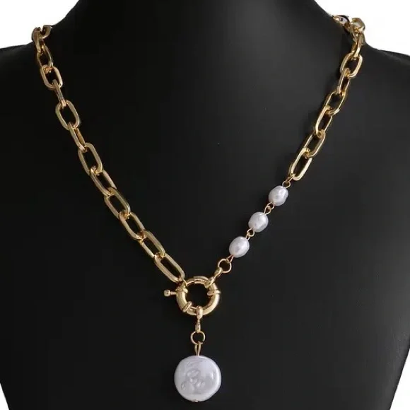 $5 if bundle: Faux Pearl and Metal Chain Necklace - Picture 5 of 7